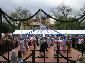 Das Maifest ist mittlerweile eine feste und gut besuchte Institution. Maibaum noch immer Fehlanzeige.