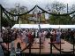 Das Maifest ist mittlerweile eine feste und gut besuchte Institution. Maibaum noch immer Fehlanzeige.