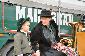 Zwar herrschte wieder mal mieses Wetter auf dem Laimer Anger - aber für rund 1400 Besucher gibt es nur  ein Thema: 2012 soll der Maibaum kommen...