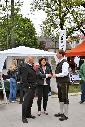 Zwar herrschte wieder mal mieses Wetter auf dem Laimer Anger - aber für rund 1400 Besucher gibt es nur  ein Thema: 2012 soll der Maibaum kommen...